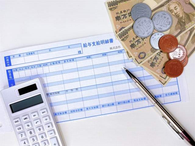 給料の前借りは法律で可能?非常時払いの条件と言い方テンプレートを解説